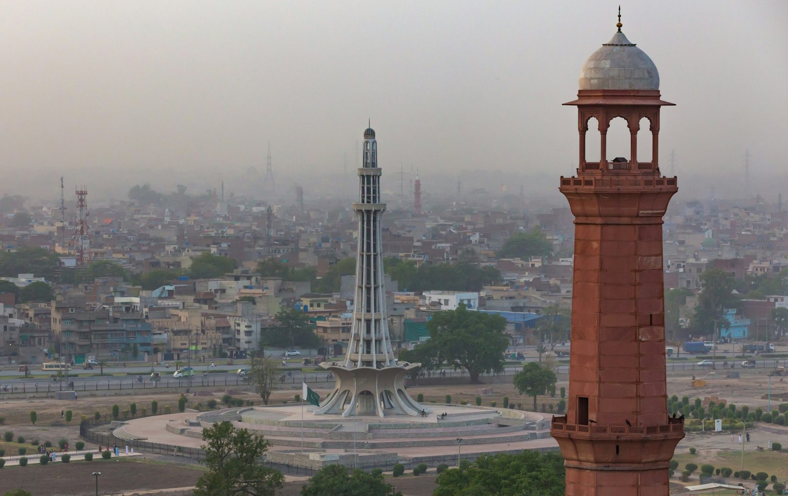 Discovering Lahore’s Historical Places and Culinary Delights with Bajwa Rent a Car Lahore